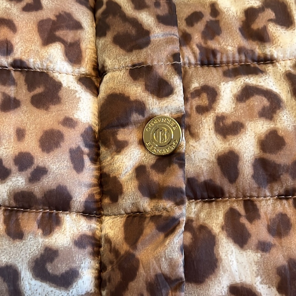 Bernardo Packable Puffer Brown & Cream Leopard Print Jacket lightweight Size  M - Picture 16 of 16
